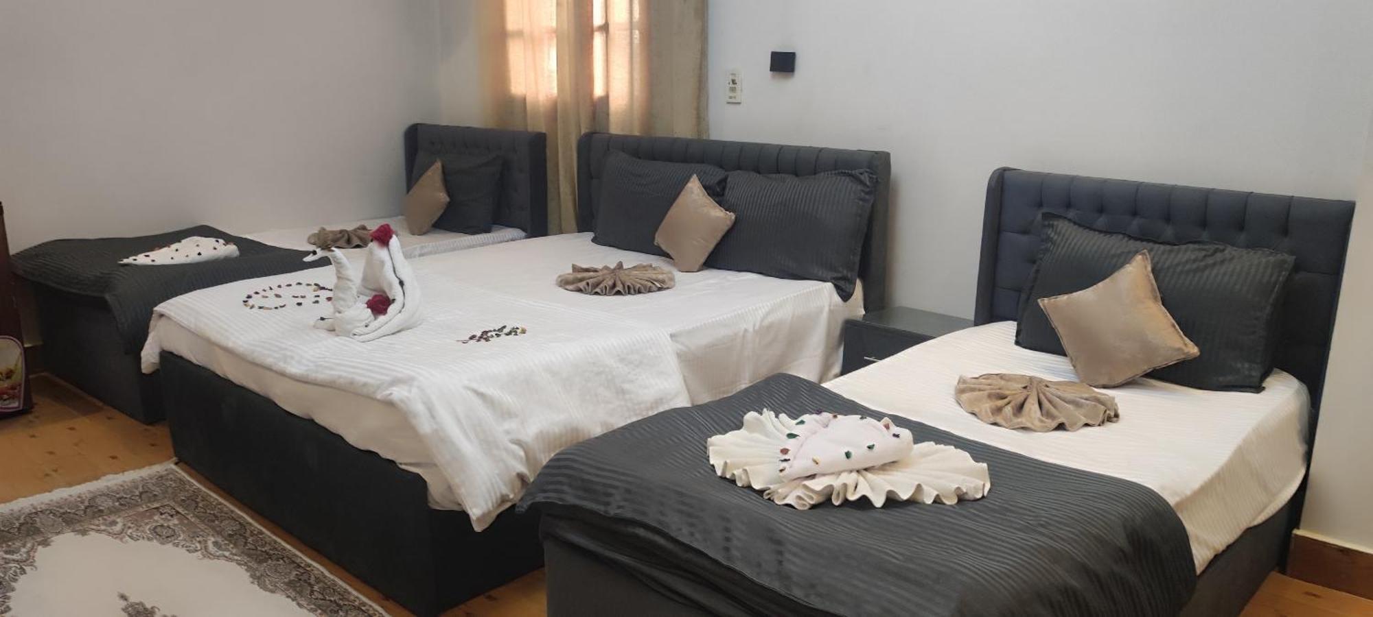 Pyramids Kingdom Hotel Kafrat al Jabal ภายนอก รูปภาพ
